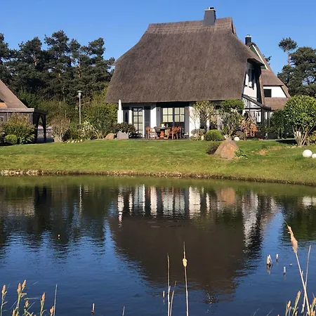 Reetdachhaus Am Wasser Mit Sauna- Aussenwhirlpool- Kamin Und E-ladestation By Interhome *