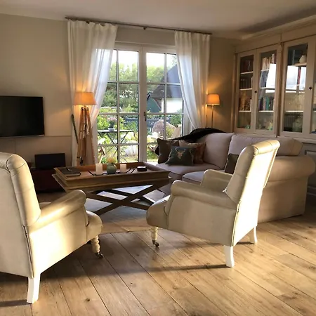 Reetdachhaus Am Wasser Mit Sauna- Aussenwhirlpool- Kamin Und E-ladestation By Interhome * Fuhlendorf (Mecklenburg-Vorpommern)