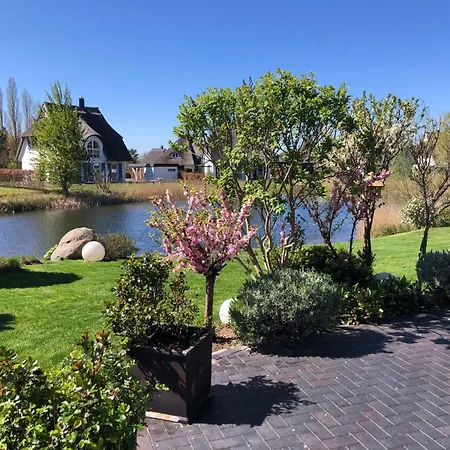Reetdachhaus Am Wasser Mit Sauna- Aussenwhirlpool- Kamin Und E-ladestation By Interhome * Fuhlendorf (Mecklenburg-Vorpommern)