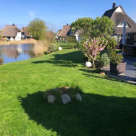 Reetdachhaus Am Wasser Mit Sauna- Aussenwhirlpool- Kamin Und E-ladestation By Interhome Fuhlendorf (Mecklenburg-Vorpommern)